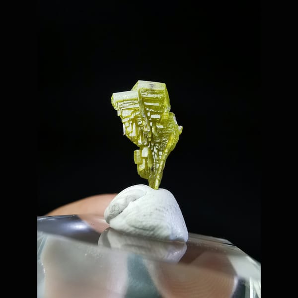 Goblet-shaped matcha-green pyromorphite from Guangxi — alternate view