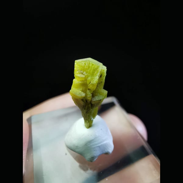 Goblet-shaped matcha-green pyromorphite from Guangxi — alternate view