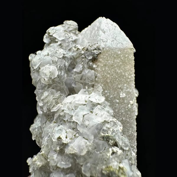 Sugar quartz floater with green petal calcite from Inner Mongolia — detail view