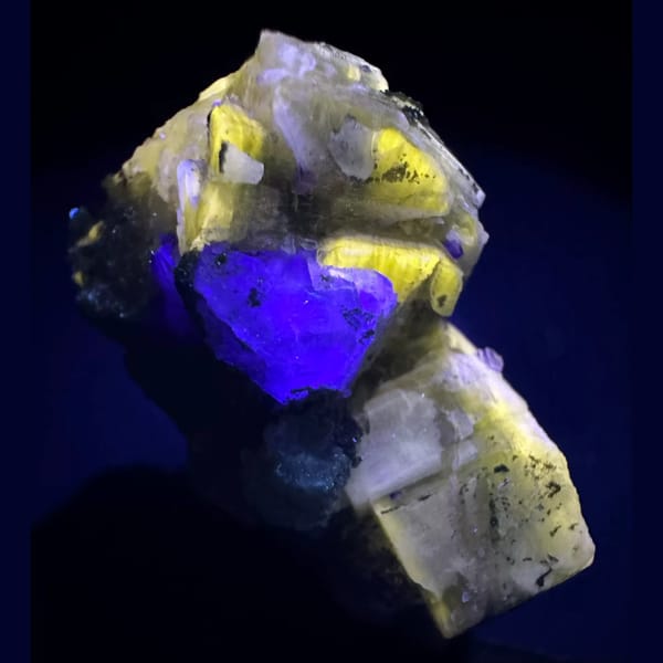 Apatite with Fluorite and Quartz Yaogangxian 3.6 cm — complete view