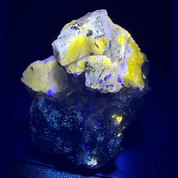 Apatite with Fluorite and Quartz Yaogangxian 3.6 cm — alternate view