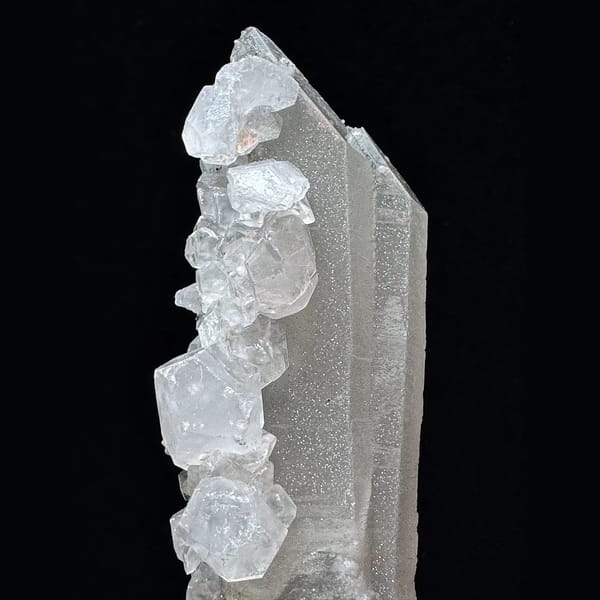 Sparkly quartz with Mercedes-star calcite from Inner Mongolia — detail view