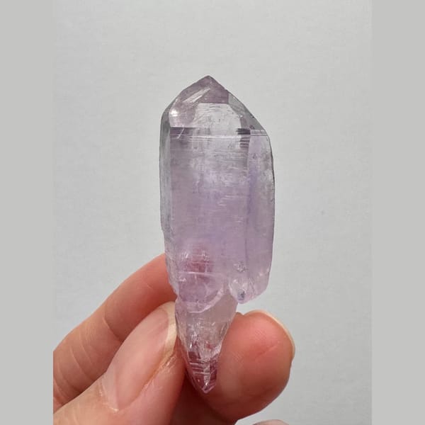 Vera Cruz amethyst scepter with layered phantoms from Mexico — complete view