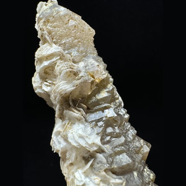 Screw quartz with petal calcite from Inner Mongolia — detail view