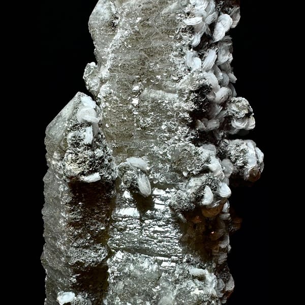 Sparkly skeletal quartz with black and white petal calcite from Inner Mongolia — detail view