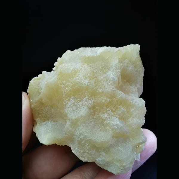 Fleshy yellow calcite from Shijiangshan — complete view