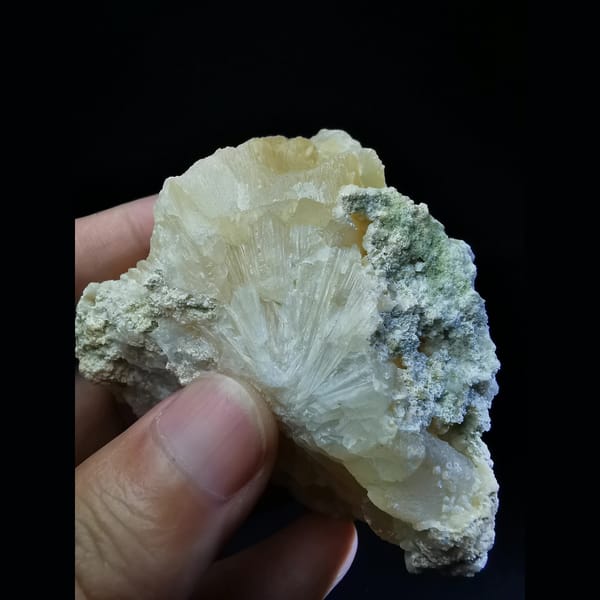 Fleshy yellow calcite from Shijiangshan — alternate view