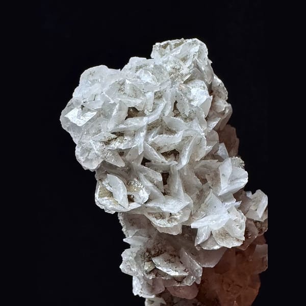 Sugar quartz floater with petal and layered calcite from Inner Mongolia — detail view