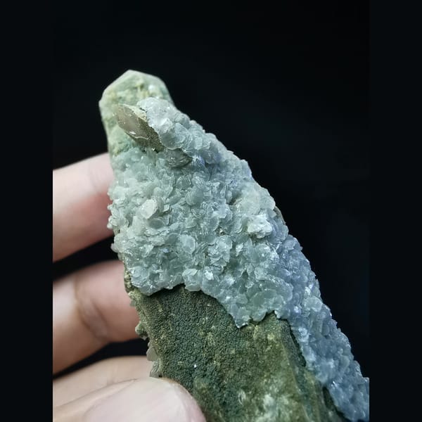 Floater green-skin quartz with platy white calcite — detail view