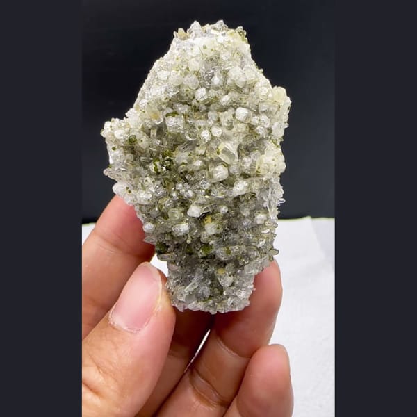 Topaz Crystal Cluster with Quartz Yaogangxian 5.5 cm — detail view