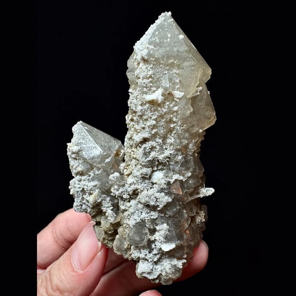 Castle screw quartz from Dong Ujimqin, Inner Mongolia — complete view