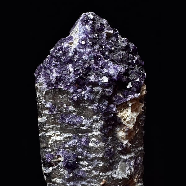 Large elestial quartz with purple fluorite from Huanggangliang — detail view
