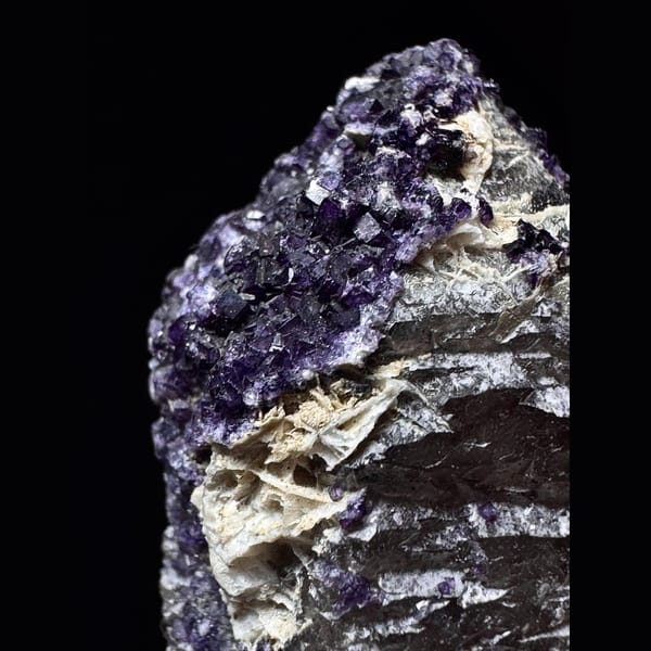 Large elestial quartz with purple fluorite from Huanggangliang — detail view