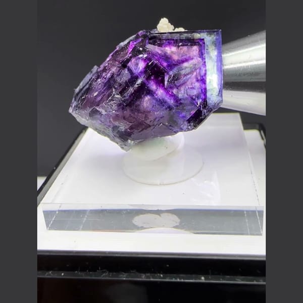 Purple Phantom Fluorite Yaogangxian 2.2 cm — alternate view