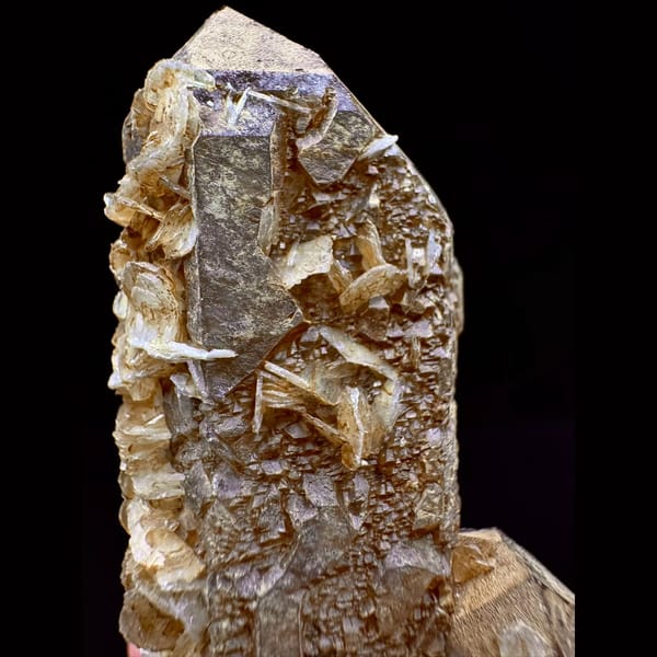 Skeletal quartz with pale yellow petal calcite from Inner Mongolia — alternate view