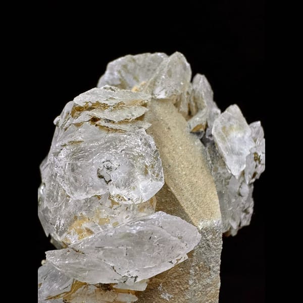 Yellow-skinned quartz with petal calcite from Inner Mongolia — detail view