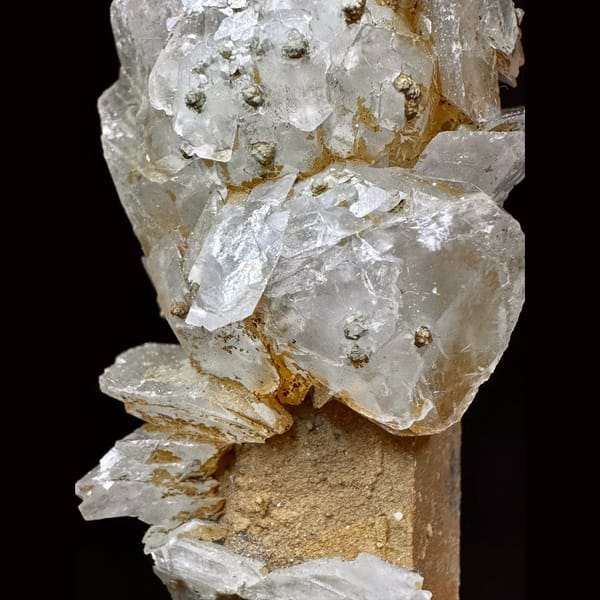 Yellow-skinned quartz with petal calcite from Inner Mongolia — detail view