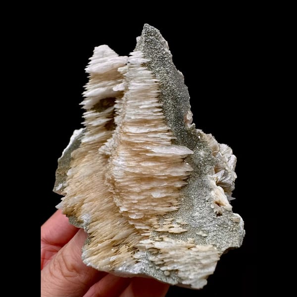 Green-coated calcite with layered and petal calcite from Inner Mongolia — detail view