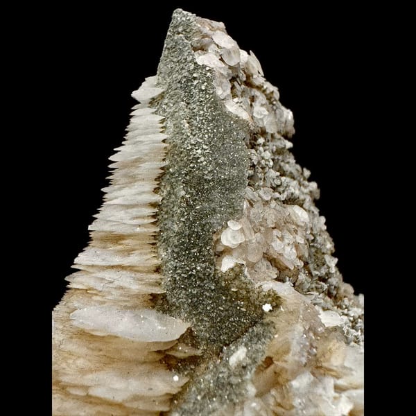 Green-coated calcite with layered and petal calcite from Inner Mongolia — detail view