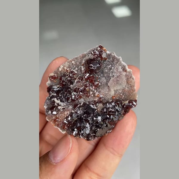 Gemmy red sphalerite crystals on quartz from Shuikoushan, Hunan — complete view