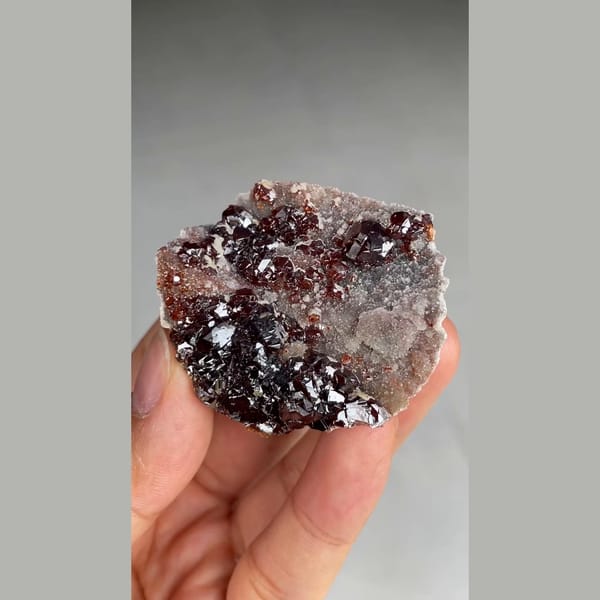 Gemmy red sphalerite crystals on quartz from Shuikoushan, Hunan — alternate view