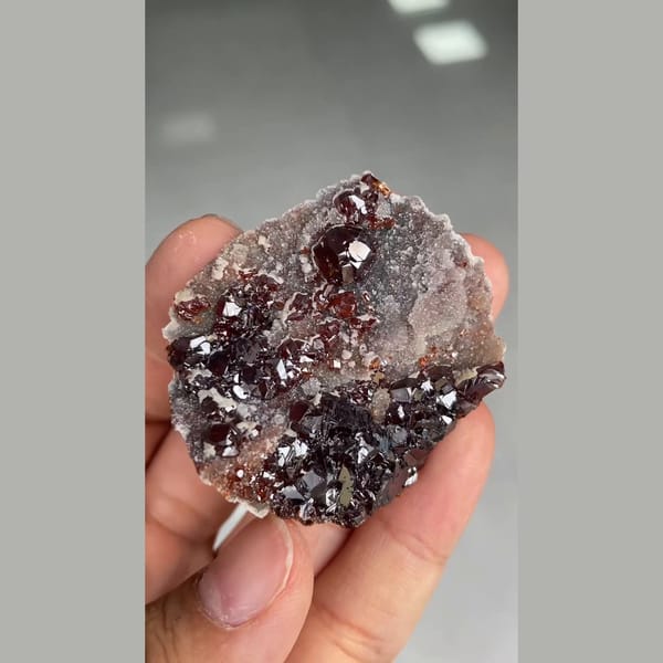 Gemmy red sphalerite crystals on quartz from Shuikoushan, Hunan — detail view