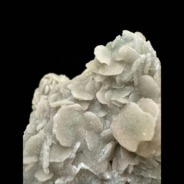 Twin quartz with gradient petal calcite from Inner Mongolia — detail view