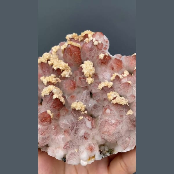 Large red quartz plate with cream dolomite from Dongxiang, Jiangxi — alternate view
