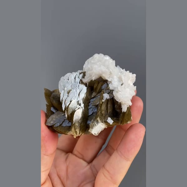 Brown bladed siderite with white dolomite from Hezhang, Guizhou — alternate view