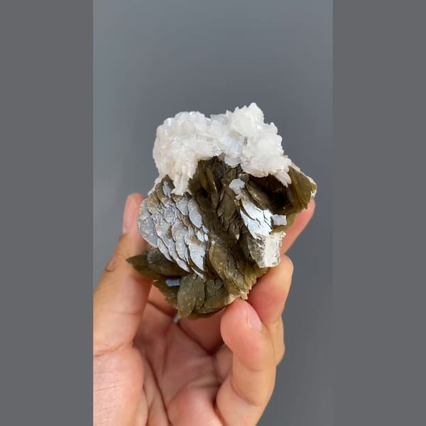 Brown bladed siderite with white dolomite from Hezhang, Guizhou — alternate view