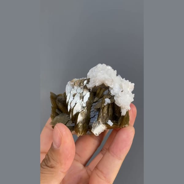 Brown bladed siderite with white dolomite from Hezhang, Guizhou — detail view
