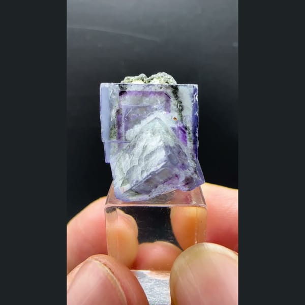 Purple Framed Fluorite Yaogangxian 2.1 cm — complete view
