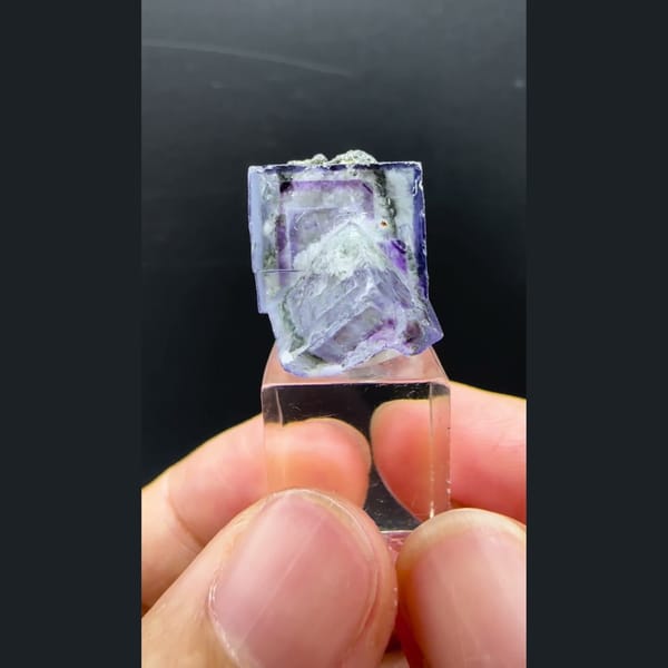 Purple Framed Fluorite Yaogangxian 2.1 cm — detail view