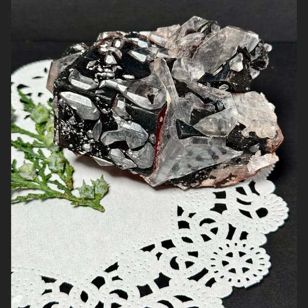 Black Chocolate Calcite on Stand 8.0 cm — detail view