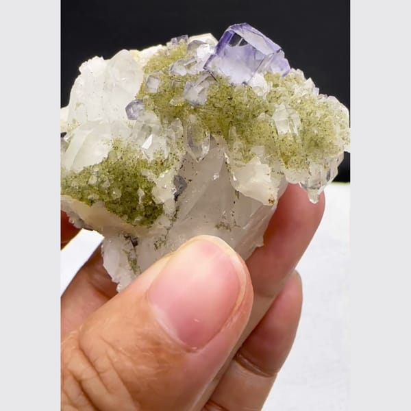Fluorite on Quartz with Chlorite Yaogangxian 5.2 cm — alternate view