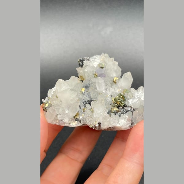 White quartz with fluorite, pyrite and chalcopyrite from Jiangxi — complete view
