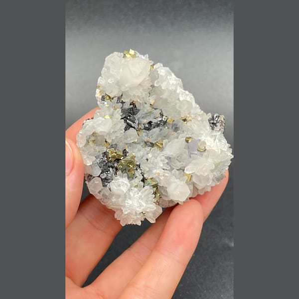 White quartz with fluorite, pyrite and chalcopyrite from Jiangxi — alternate view