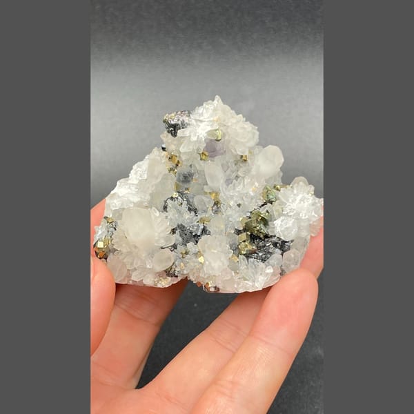 White quartz with fluorite, pyrite and chalcopyrite from Jiangxi — detail view