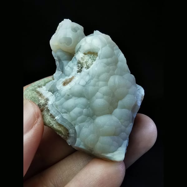 Pale pink bultfonteinite from Shijiangshan — complete view