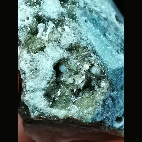 Pale pink bultfonteinite from Shijiangshan — alternate view