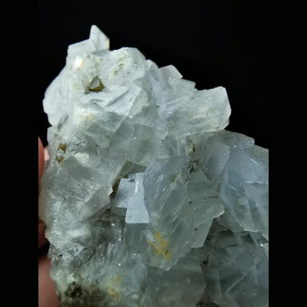 Bright short-prismatic calcite on quartz — alternate view