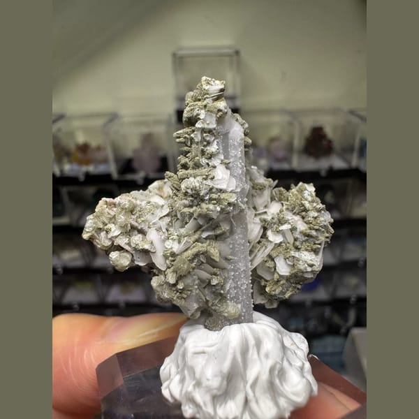 Quartz Cluster with Green Crystals Inner Mongolia 4.0 cm — detail view