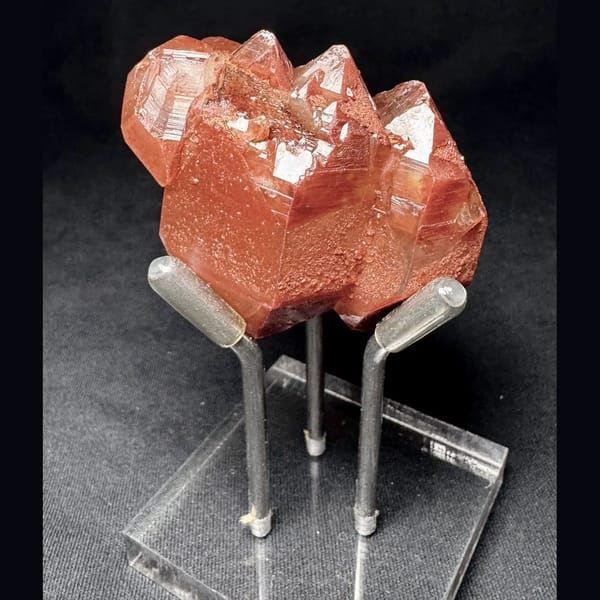 Red Quartz Crystal Cluster Shanxi 6.0 cm — detail view