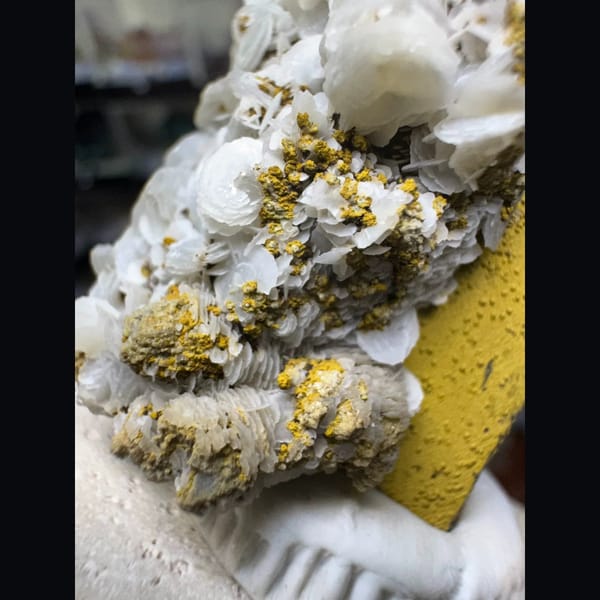 Yellow Quartz with White Calcite Inner Mongolia 4.5 cm — detail view