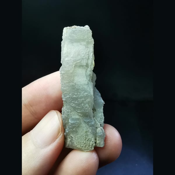Flat quartz crystal with yellow calcite plates — alternate view