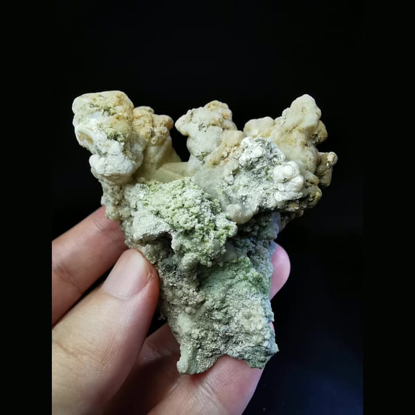 Coral-like calcite with garnet from Shijiangshan — alternate view