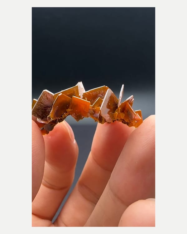 Complete front view of the exact wulfenite specimen