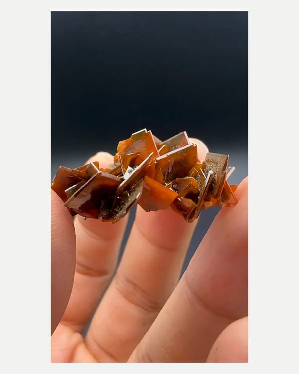 Complete reverse view of the exact wulfenite specimen