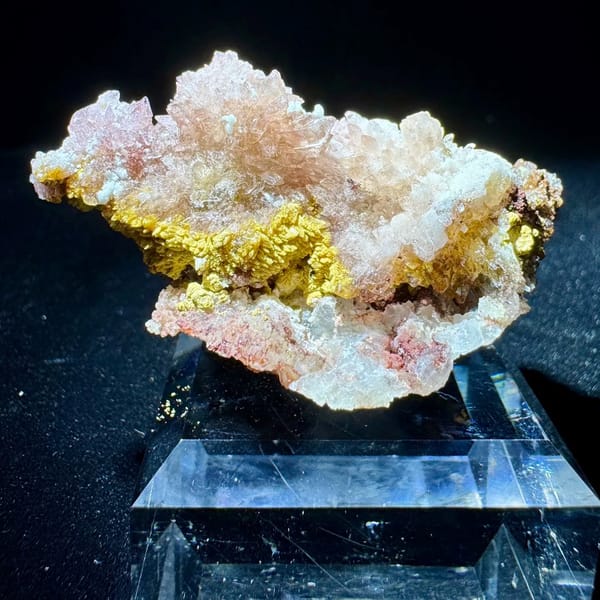 Pink-White Creedite with Yellow Inclusions Guizhou 6.5 cm — complete view