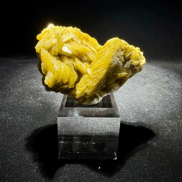 Yellow-Green Siderite Cluster 6.0 cm — alternate view